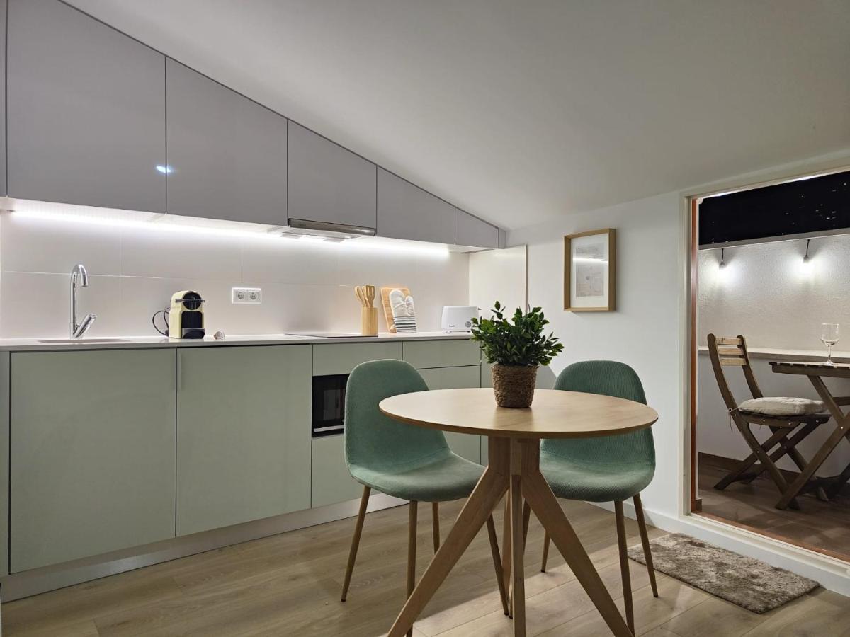 Wood Essence Apartment - Cozy Balcony コインブラ エクステリア 写真